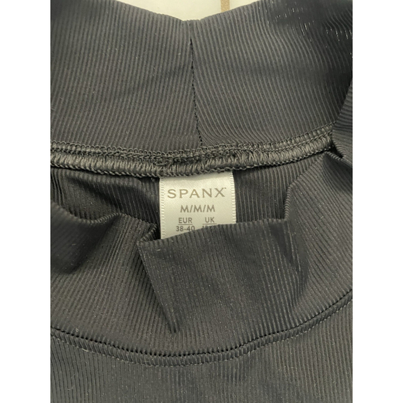 NWT Spanx Women's Go Lightly Ribbed Mock Neck Sleeveless Tank Top Black Size Med - Picture 3 of 8